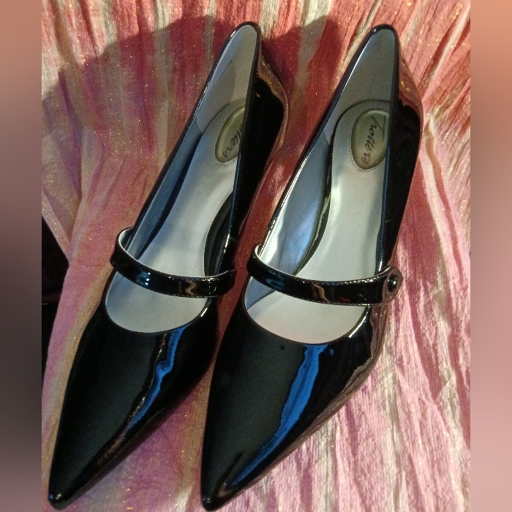 Trotters Black Heels